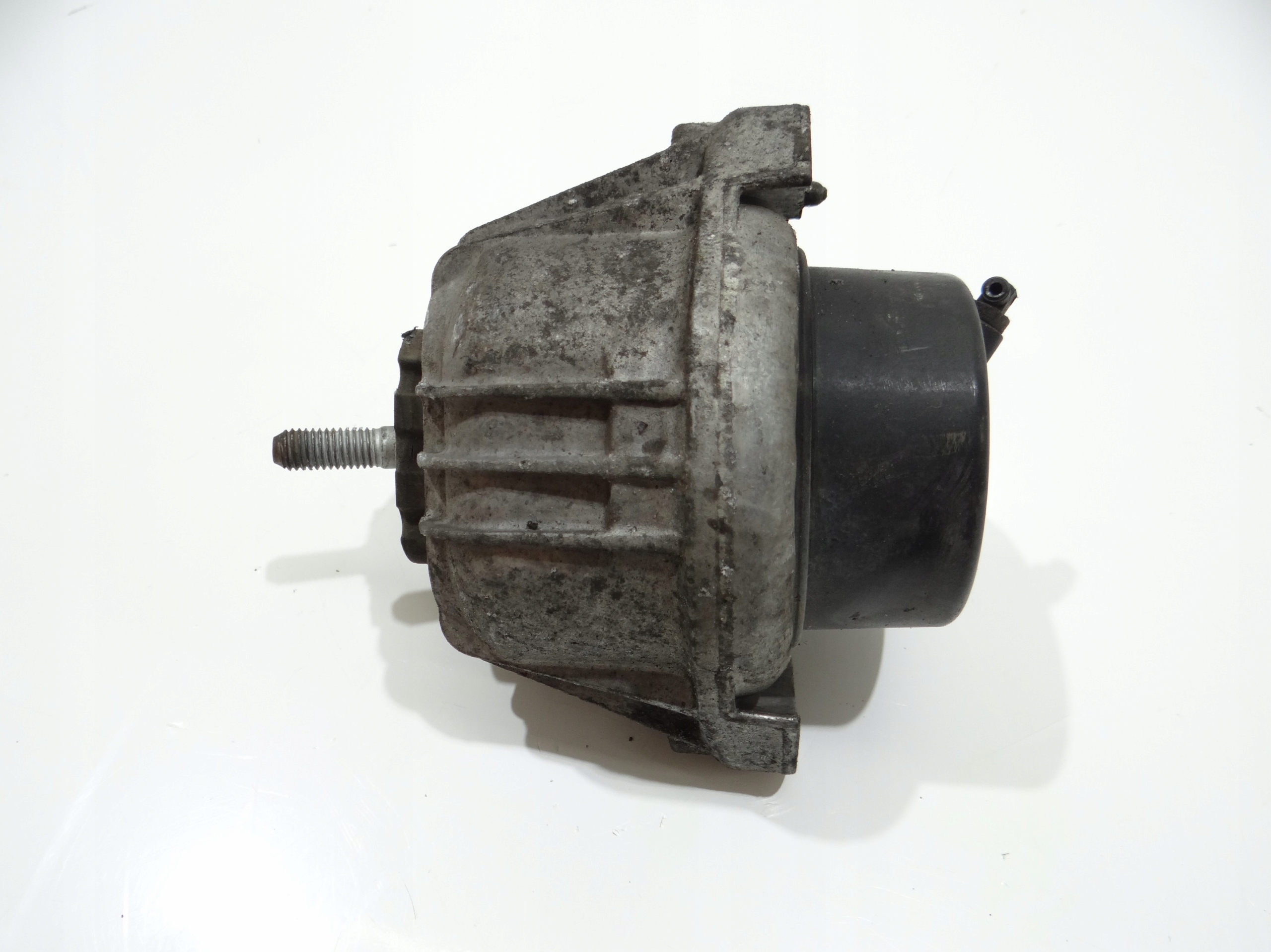 engine mount left BMW E90 LCI N47