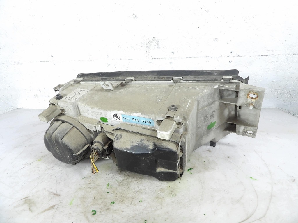 SKODA OCTAVIA e LIFT REFLEKTOR sinistra 1U1941015E