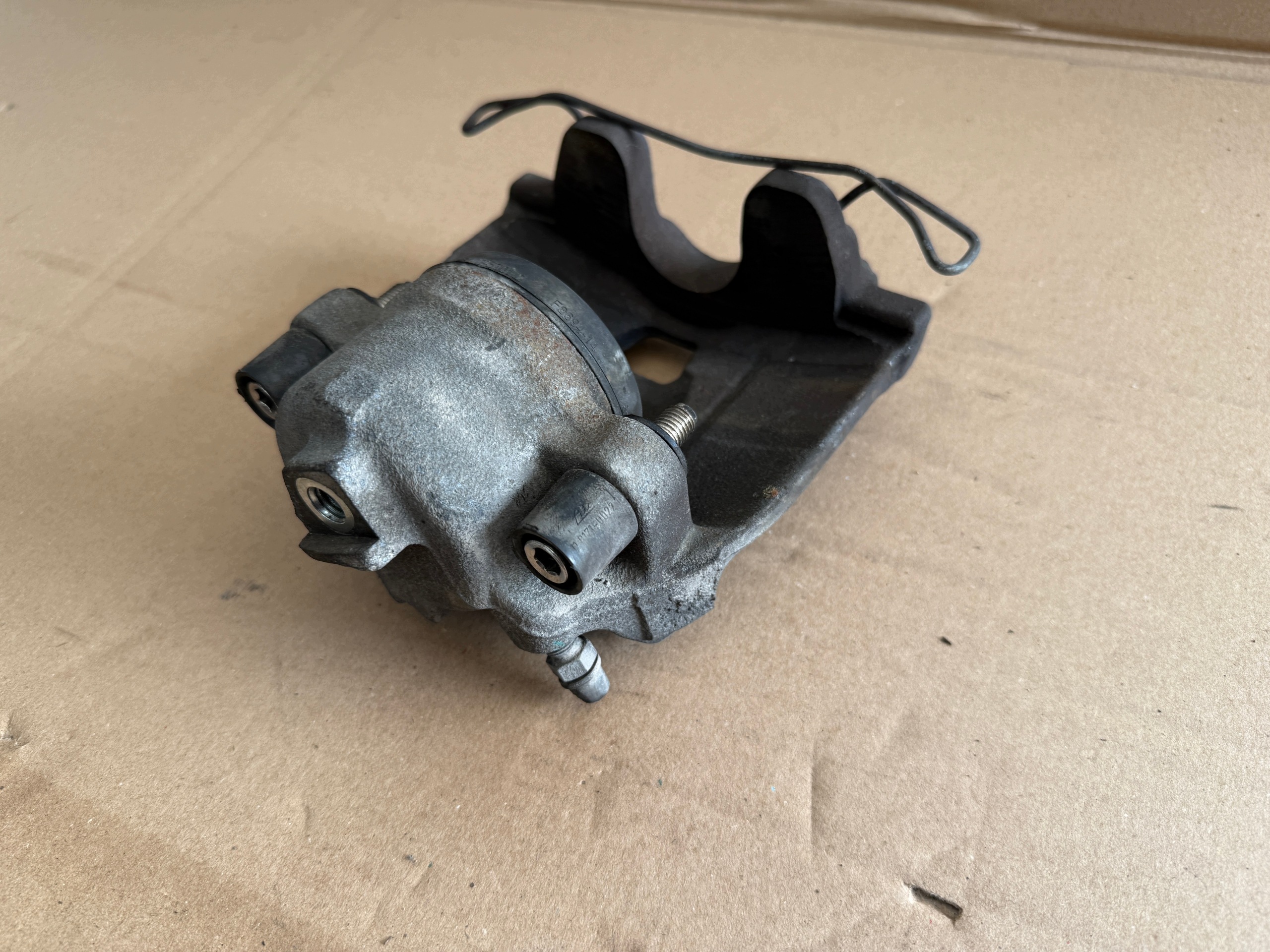 AUDI Q3 LIFT 2.0 TDI caliper brake left front VCF257
