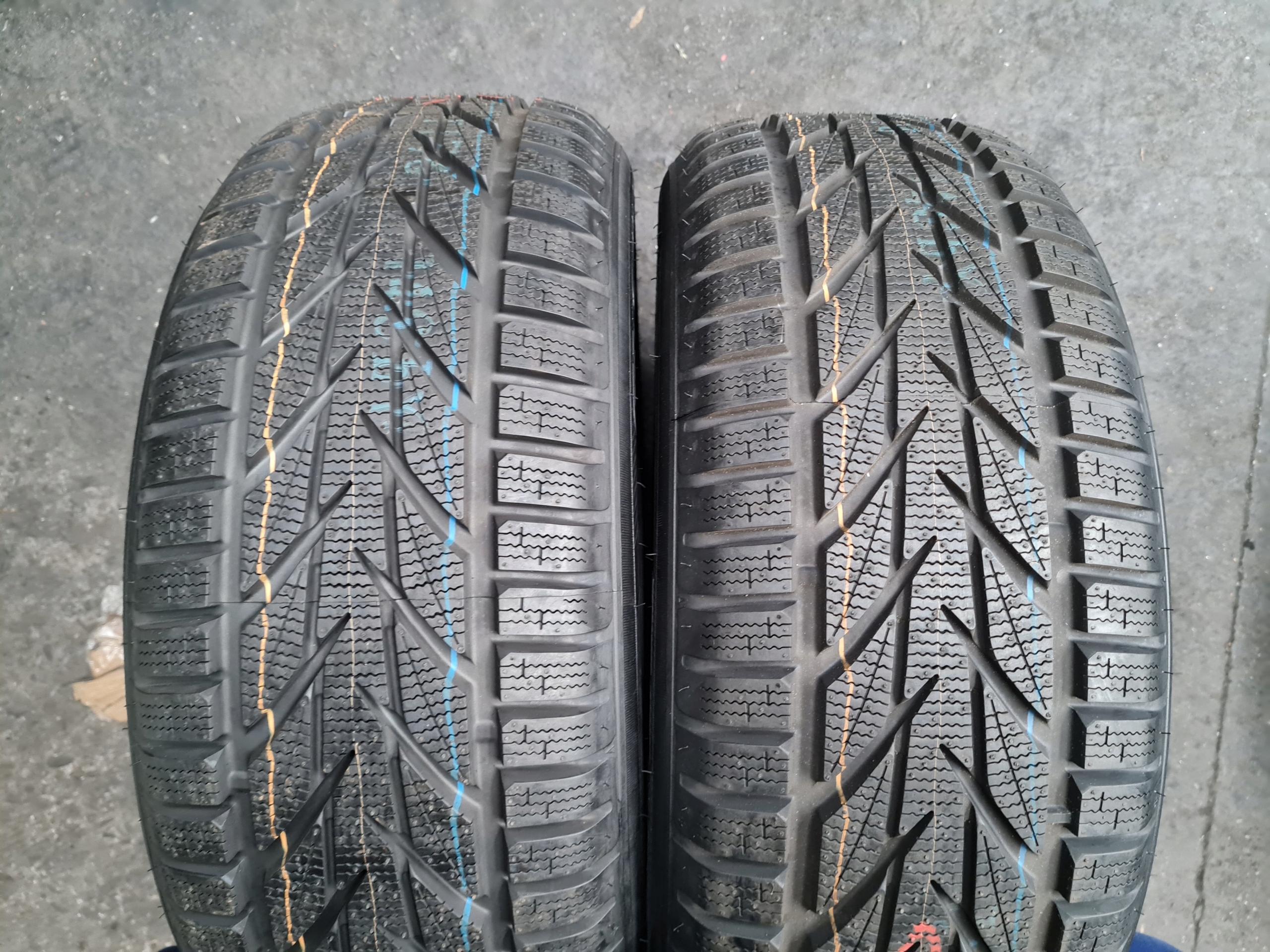 2x Toyo Snowprox S953 225/55R16 2023 Nové