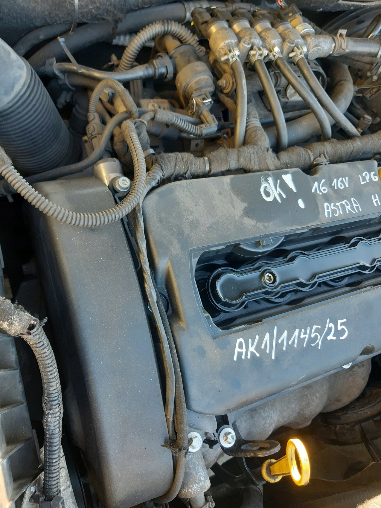 OPEL ASTRA III H engine pillar 1.6 16V LPG