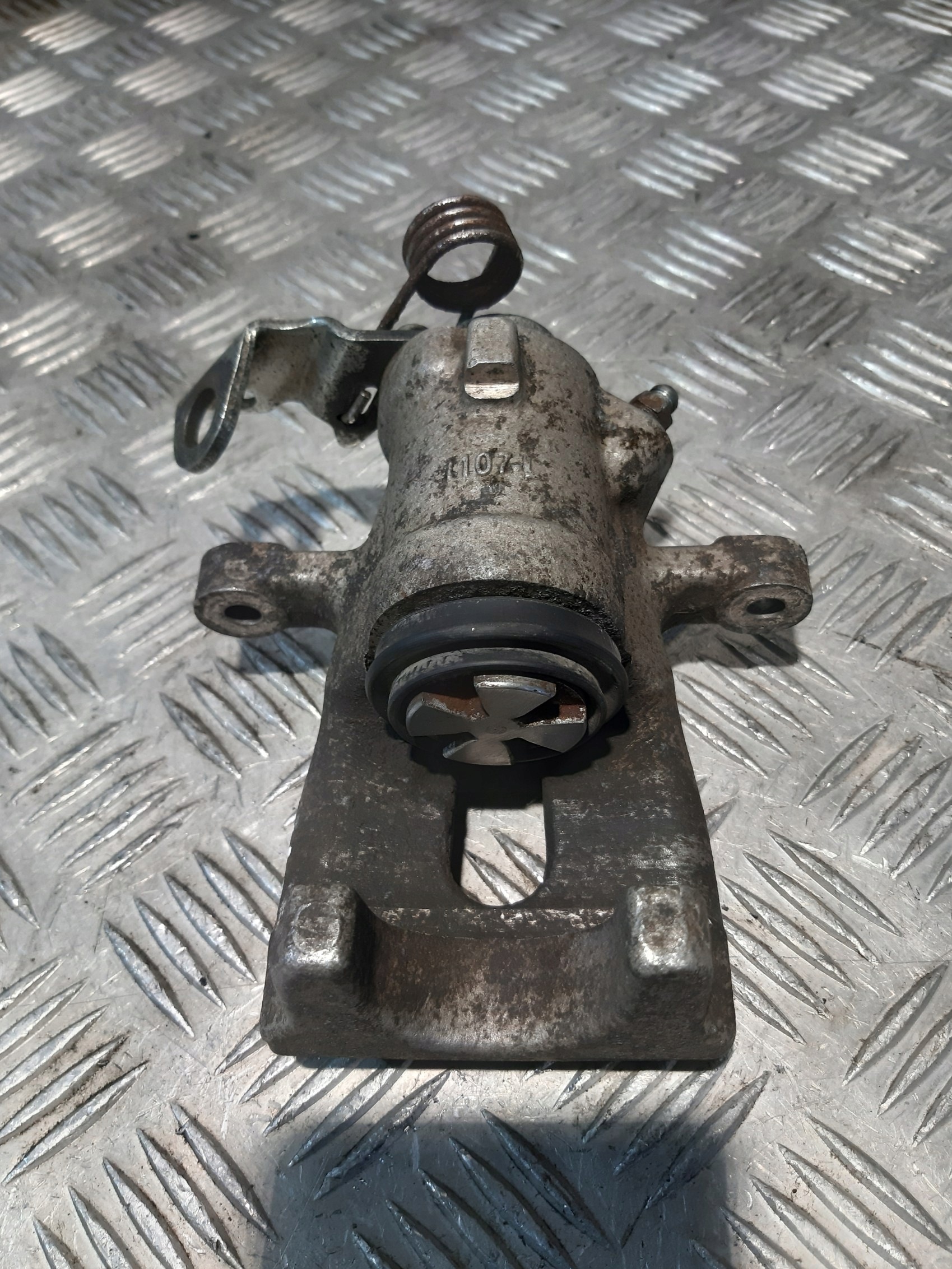 caliper brakes left rear part OPEL ASTRA H