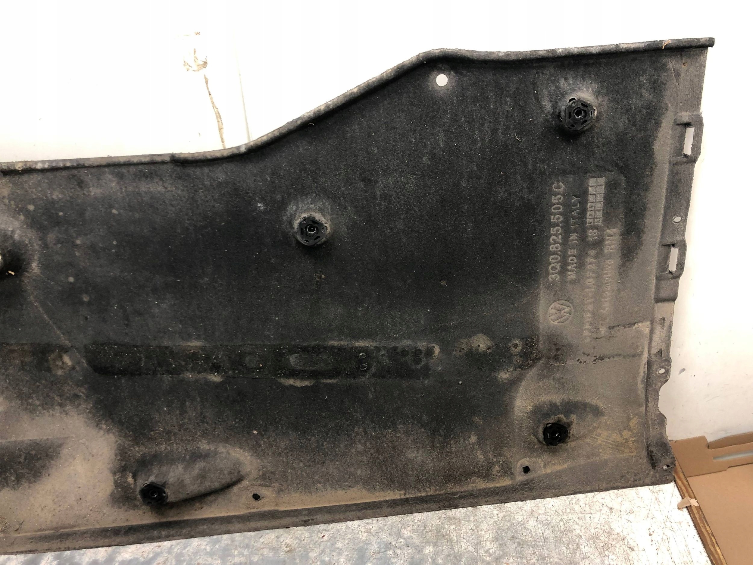 cover chassis left VW PASSAT B8 KOMBI 3Q0825505C