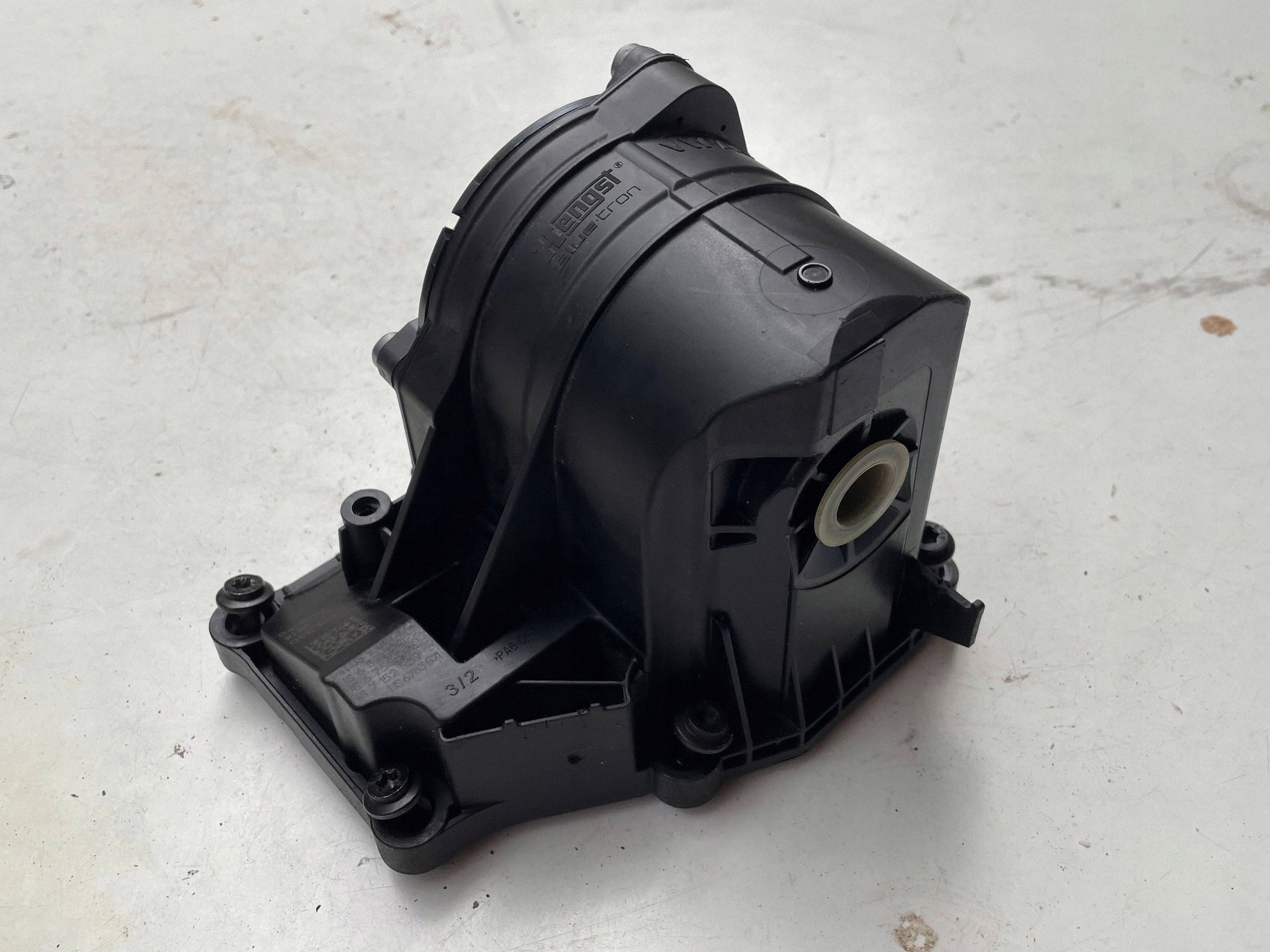 CUPRA FORMENTOR LIFT 2025 Abdeckung filter oil ODMA 05E103464F !J