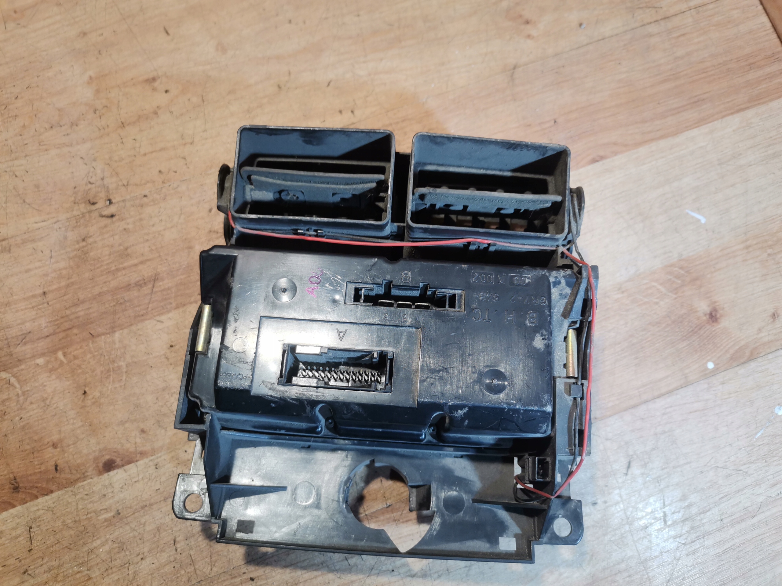 Unite commande clima Bouches buses AUDI A8 D3 02-05 4E0819203B