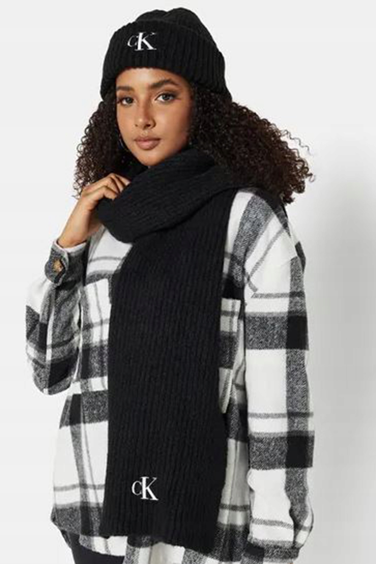 Calvin Klein Jeans Čepice S Kamínky A Šála Černá Xta