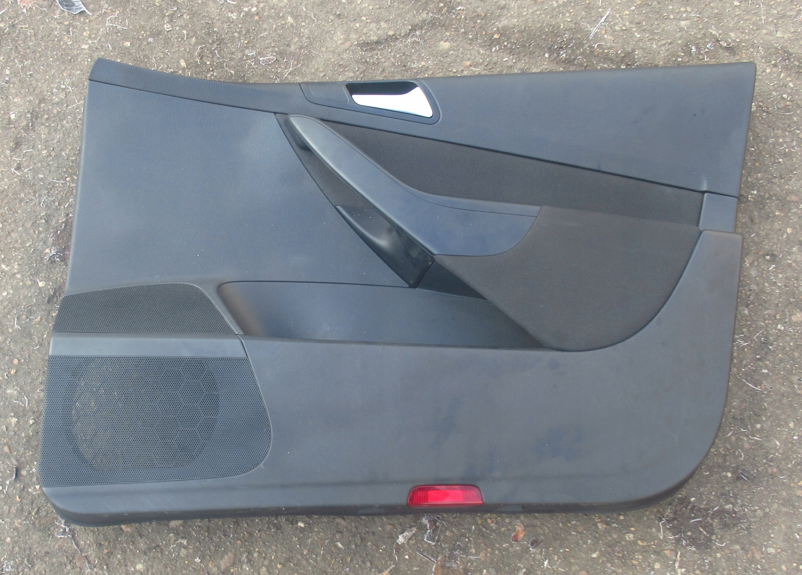 VW PASSAT B6 2.0 KOMBI side door right front EU