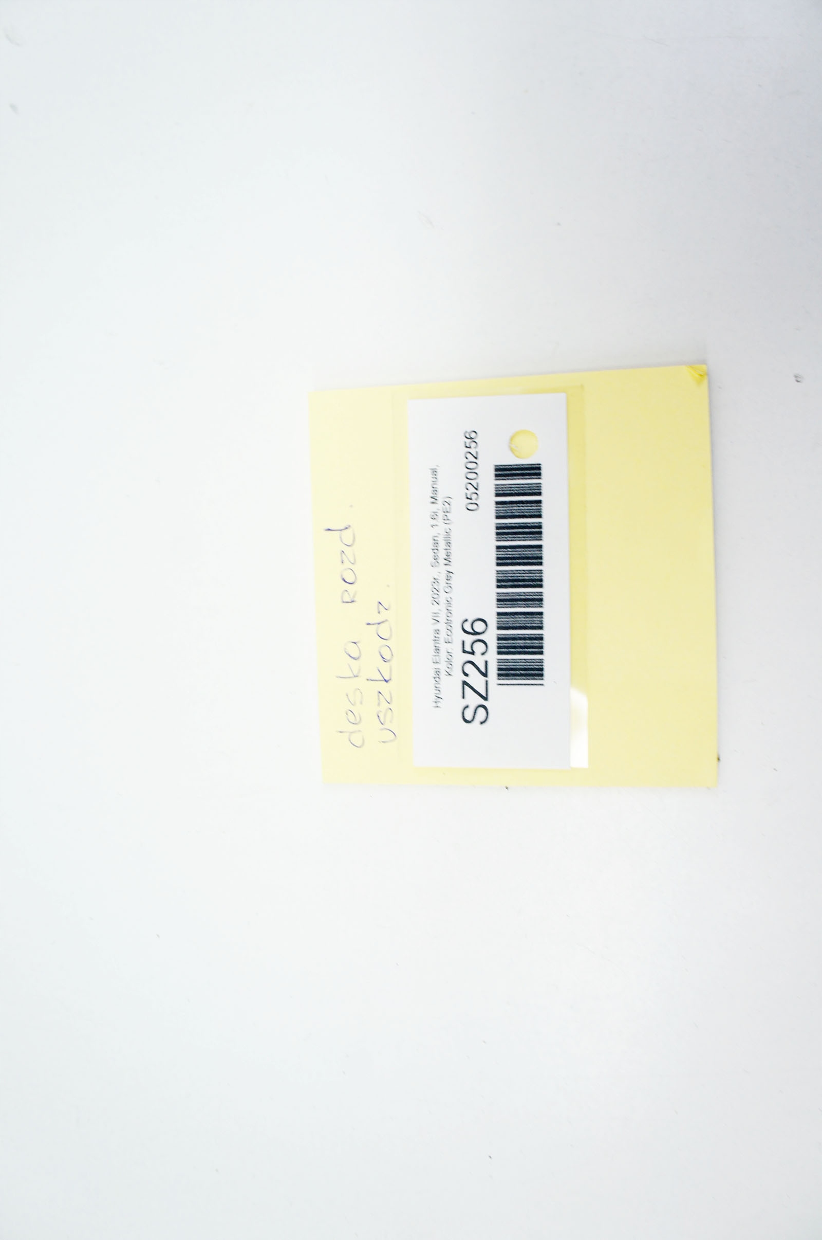 SZ256 Hyundai ELANTRA VII ^ торпеда консоль европа