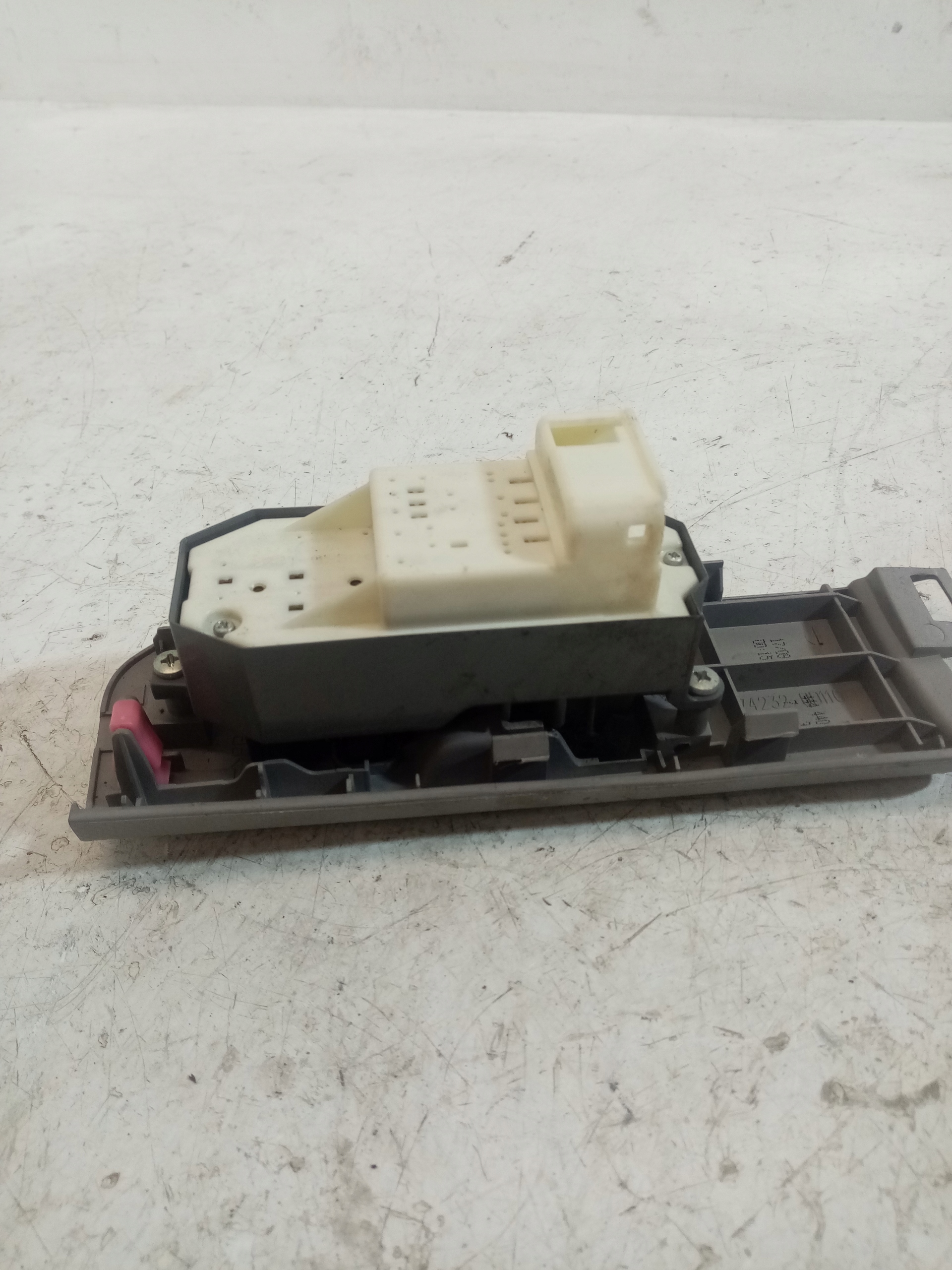 control panel of the window TOYOTA YARIS 2 74232-0D110