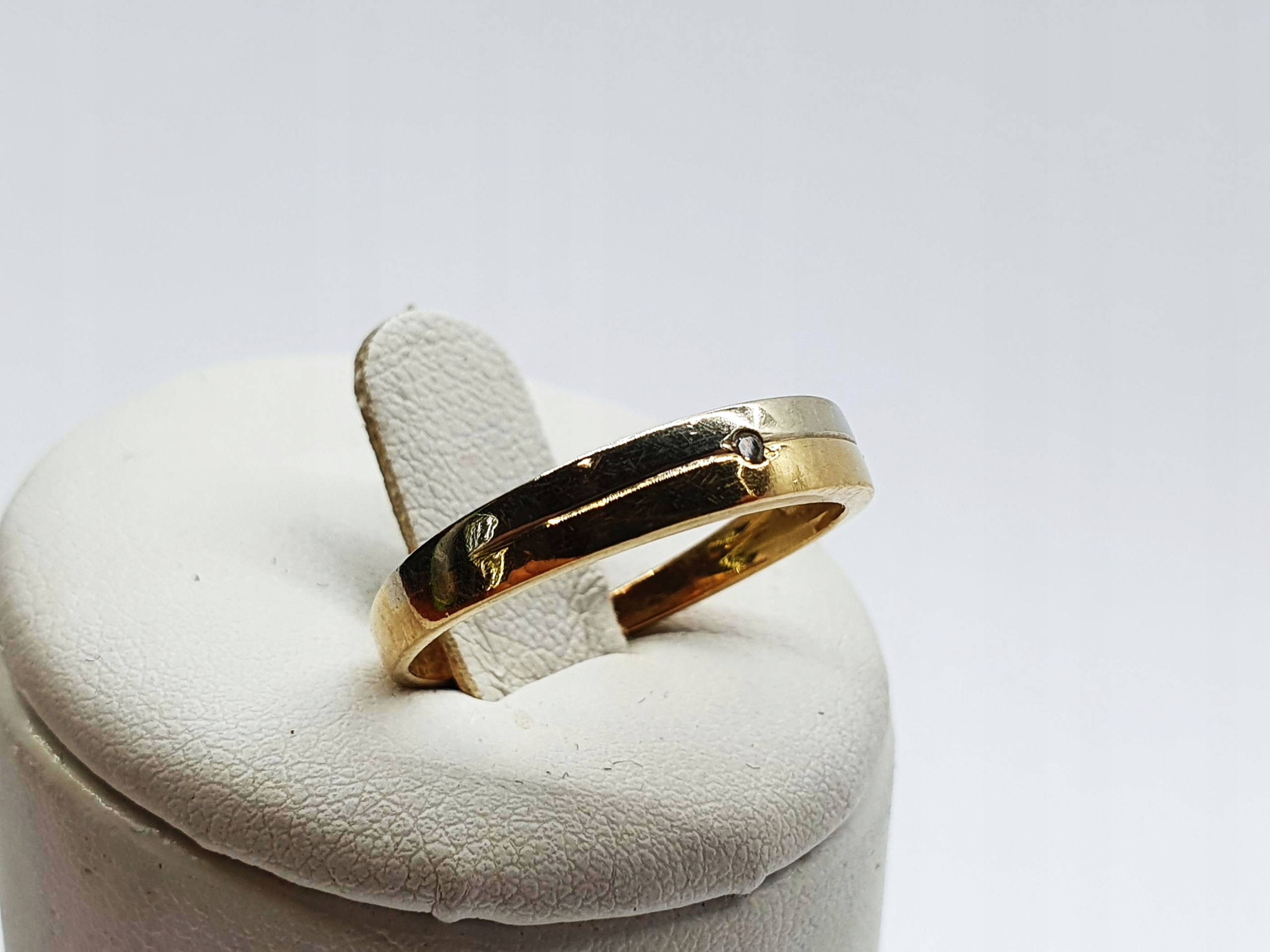 Pierścionek złoty p585 2,02g R17 Lombard Rozmiar/Średnica wew. (mm) 17/18,00