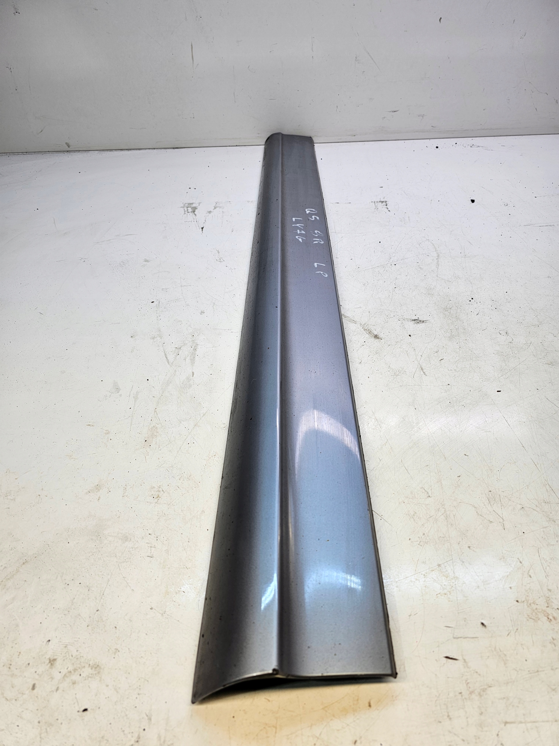 moulding door lower left front AUDI Q5 8R LY7G 8R0853959B