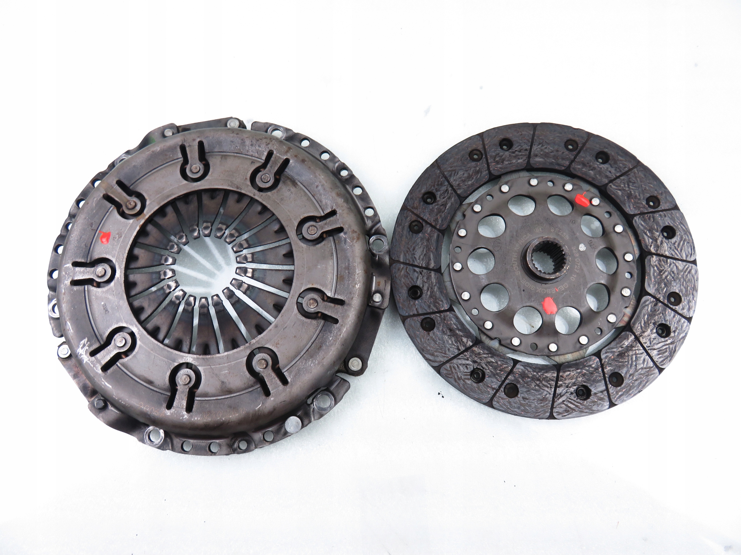 TARCZA + DOCISK VW PASSAT B5 123032411 ;323072710