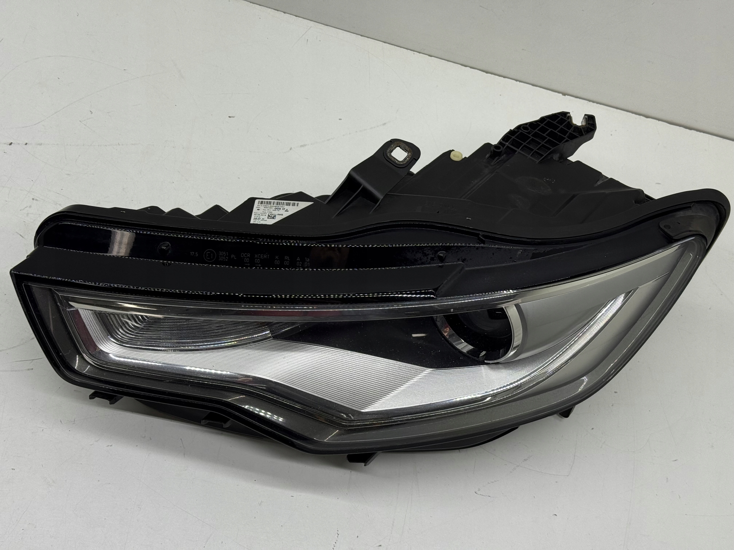 AUDI A6 C7 light reflektor left front BI-XENON XENON original!