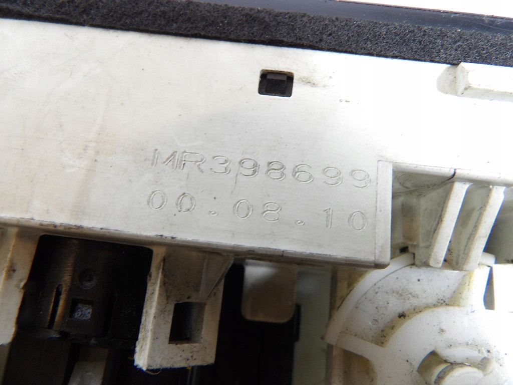MITSUBISHI PAJERO PINI PANEL BOCCHETTE MR398699
