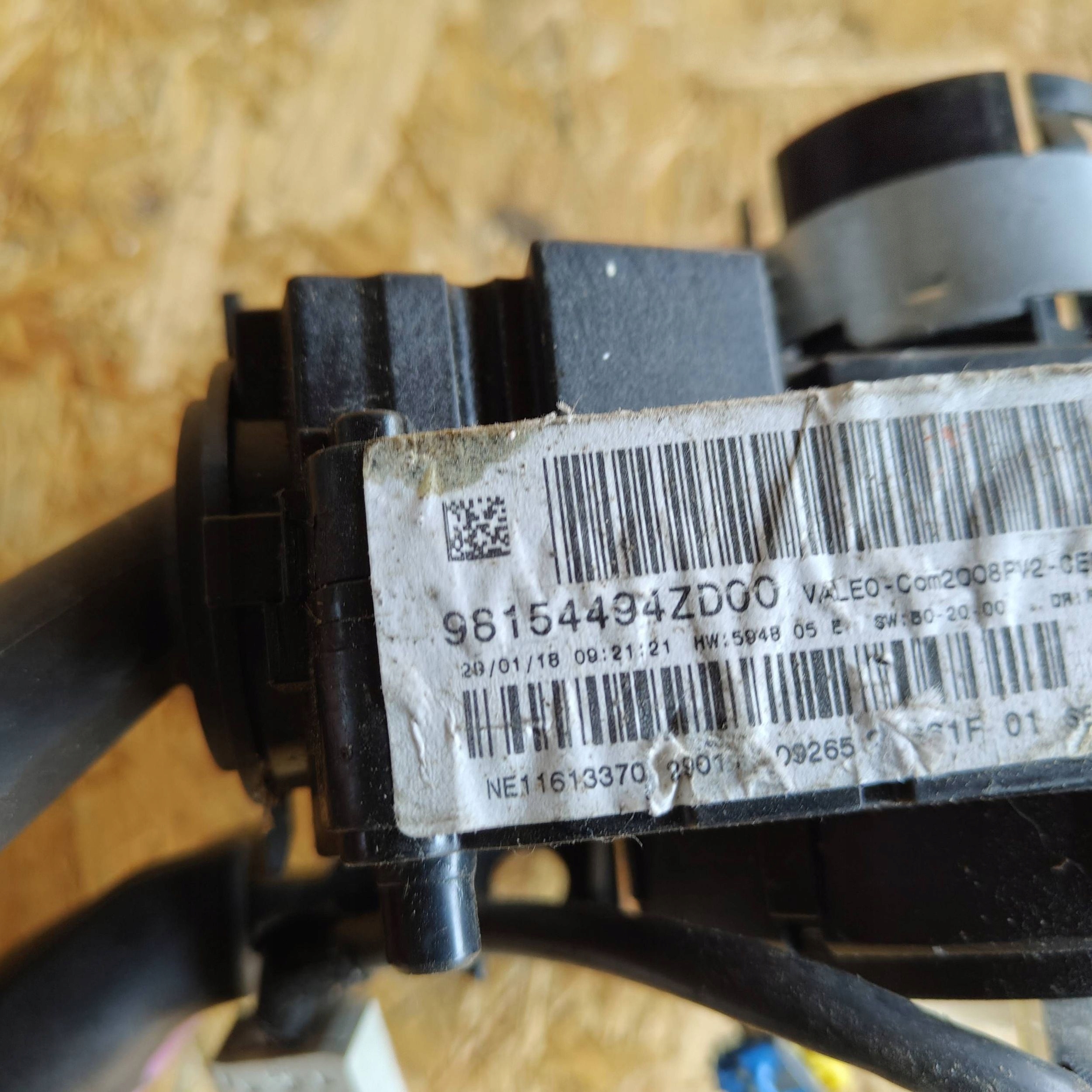 Manetka Indicateurs de direction Peugeot 208 98154494ZD00