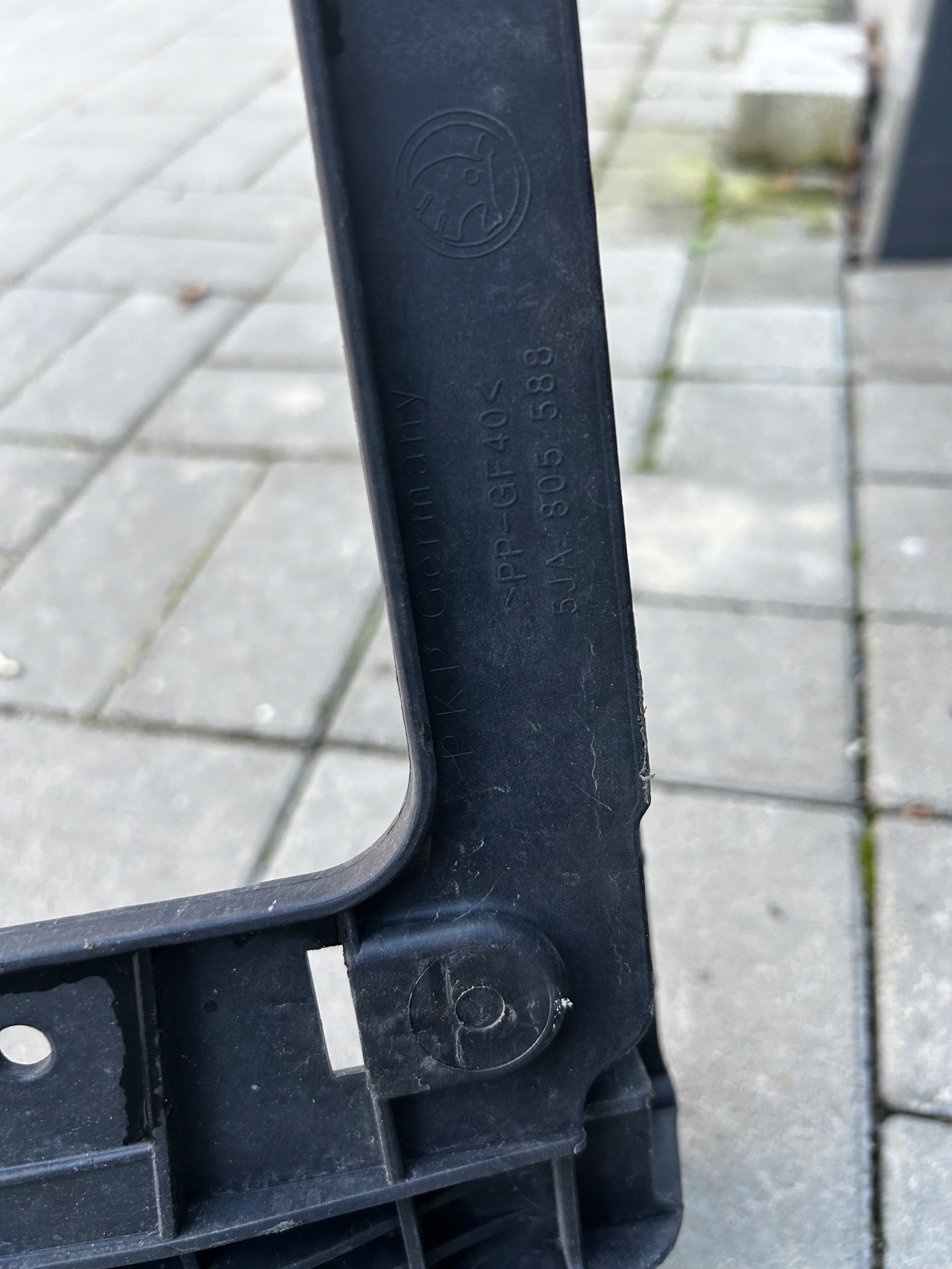 Skoda rapid 5JA support panel for radiators szeroki 12