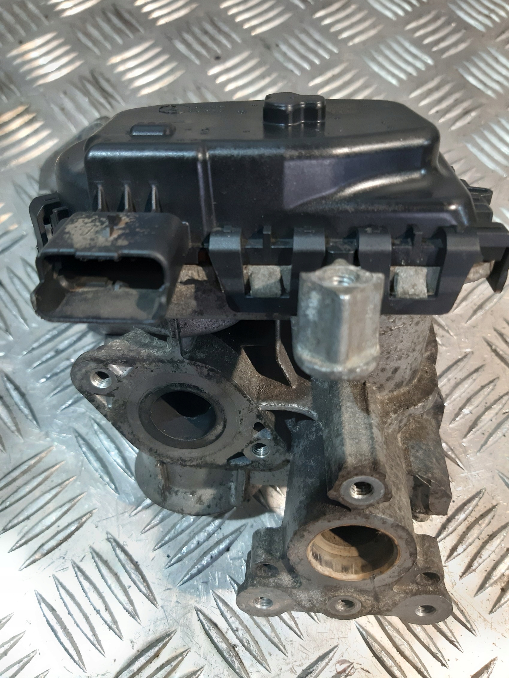 EGR valve PEUGEOT 301 1.6HDI