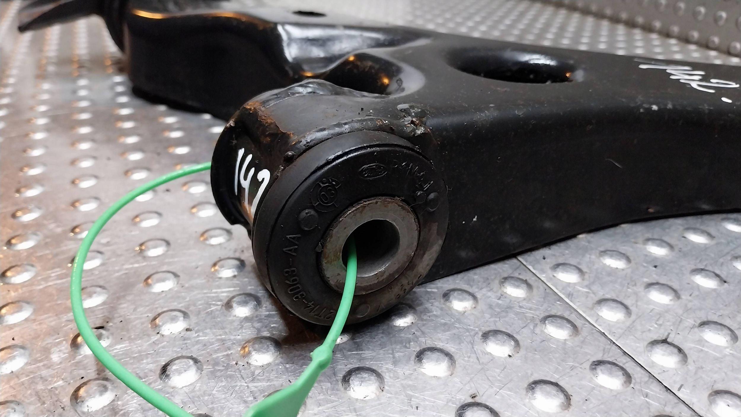 arm left front 2T143051BG FORD TRANSIT CONNECT MK1