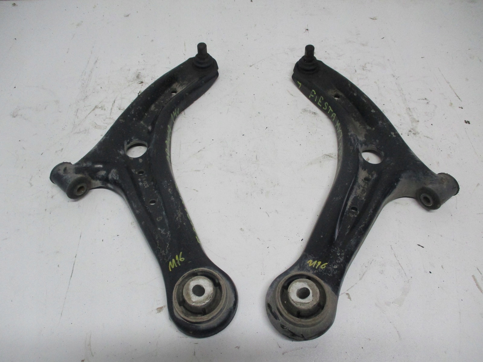 arm FORD FIESTA MK7 front