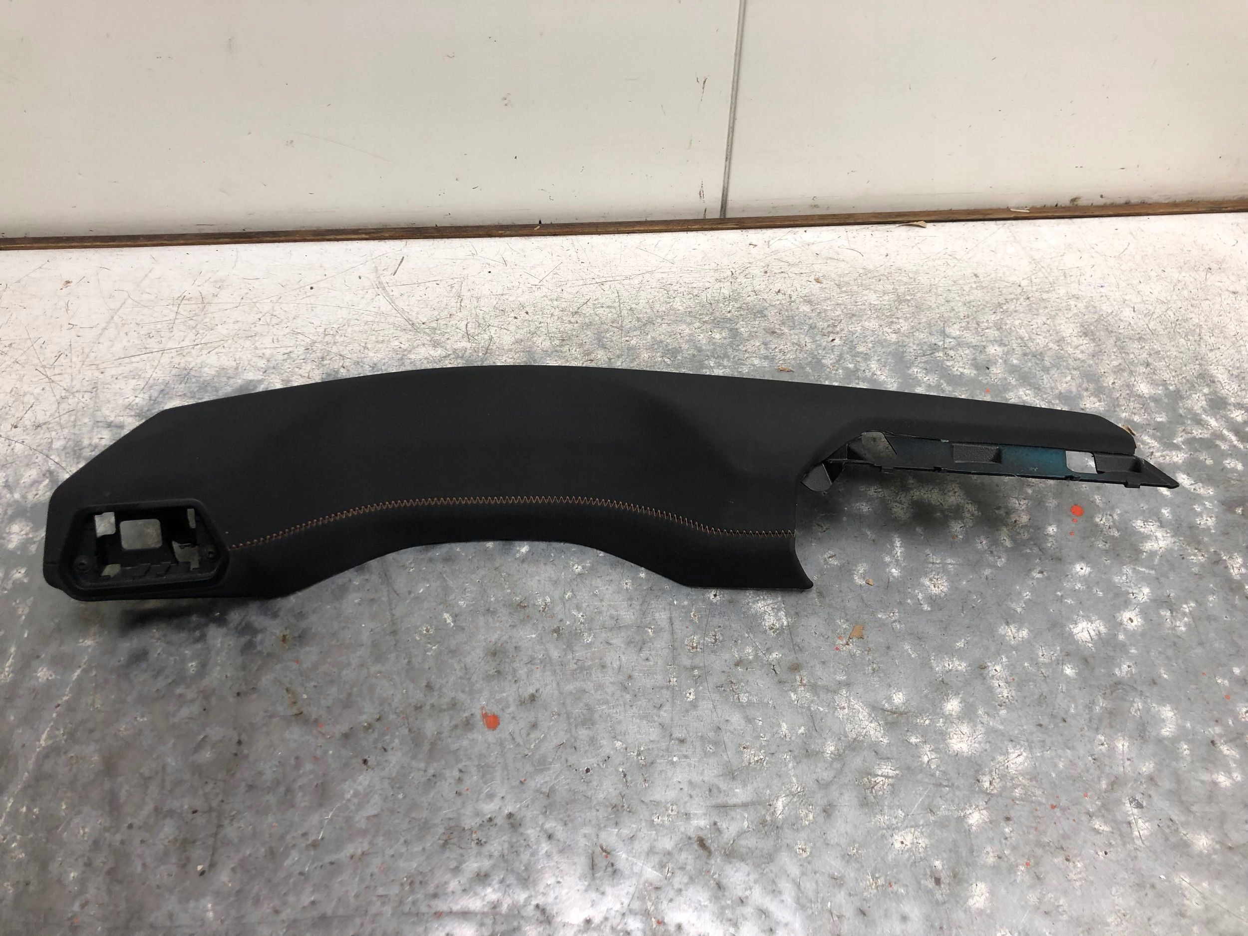Blende Abdeckung DEKOR konsole CUPRA BORN 10F858061C