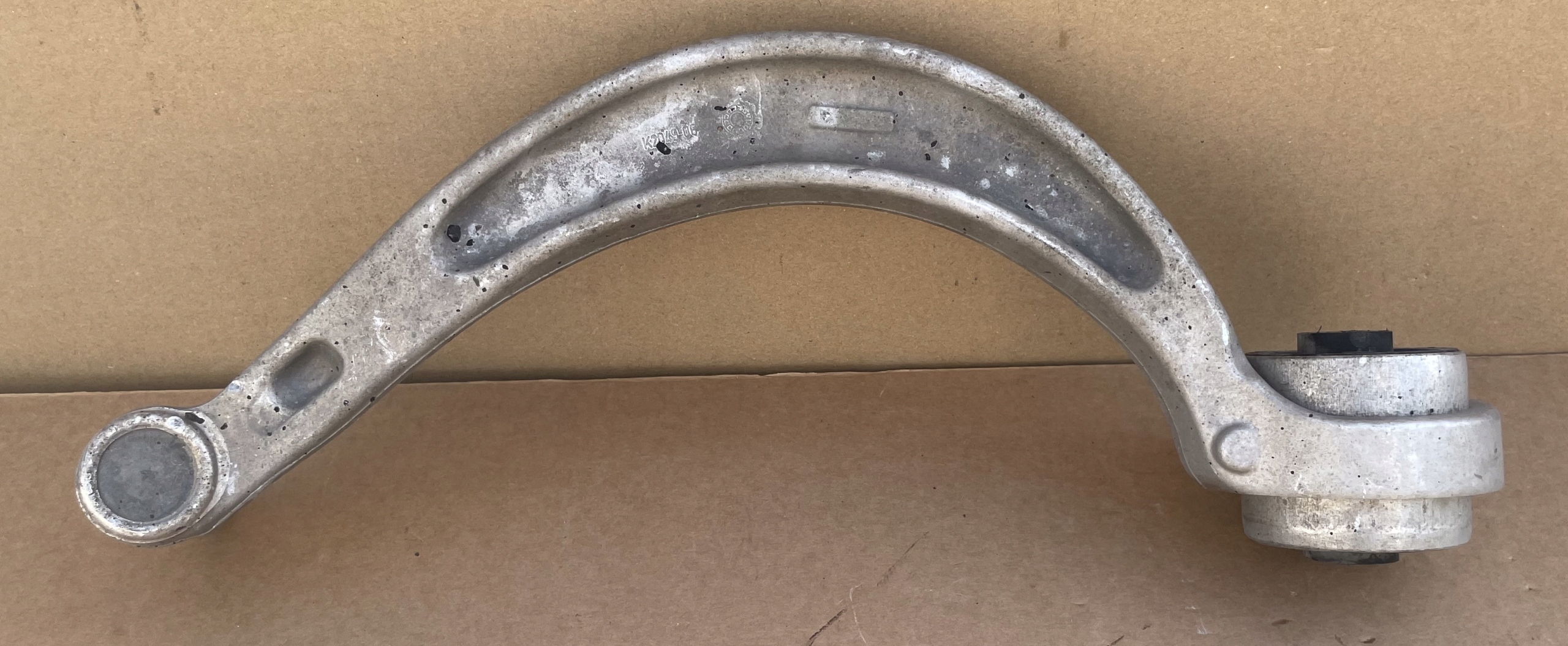 arm front left AUDI A4 B9 A5 8W0407695A as new