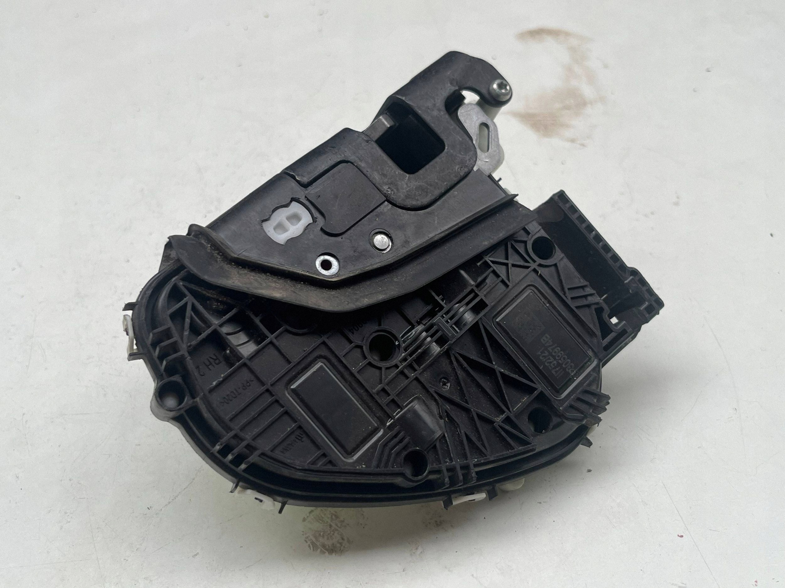 AUDI A4 B9 lock door right front 8X1837016D @M