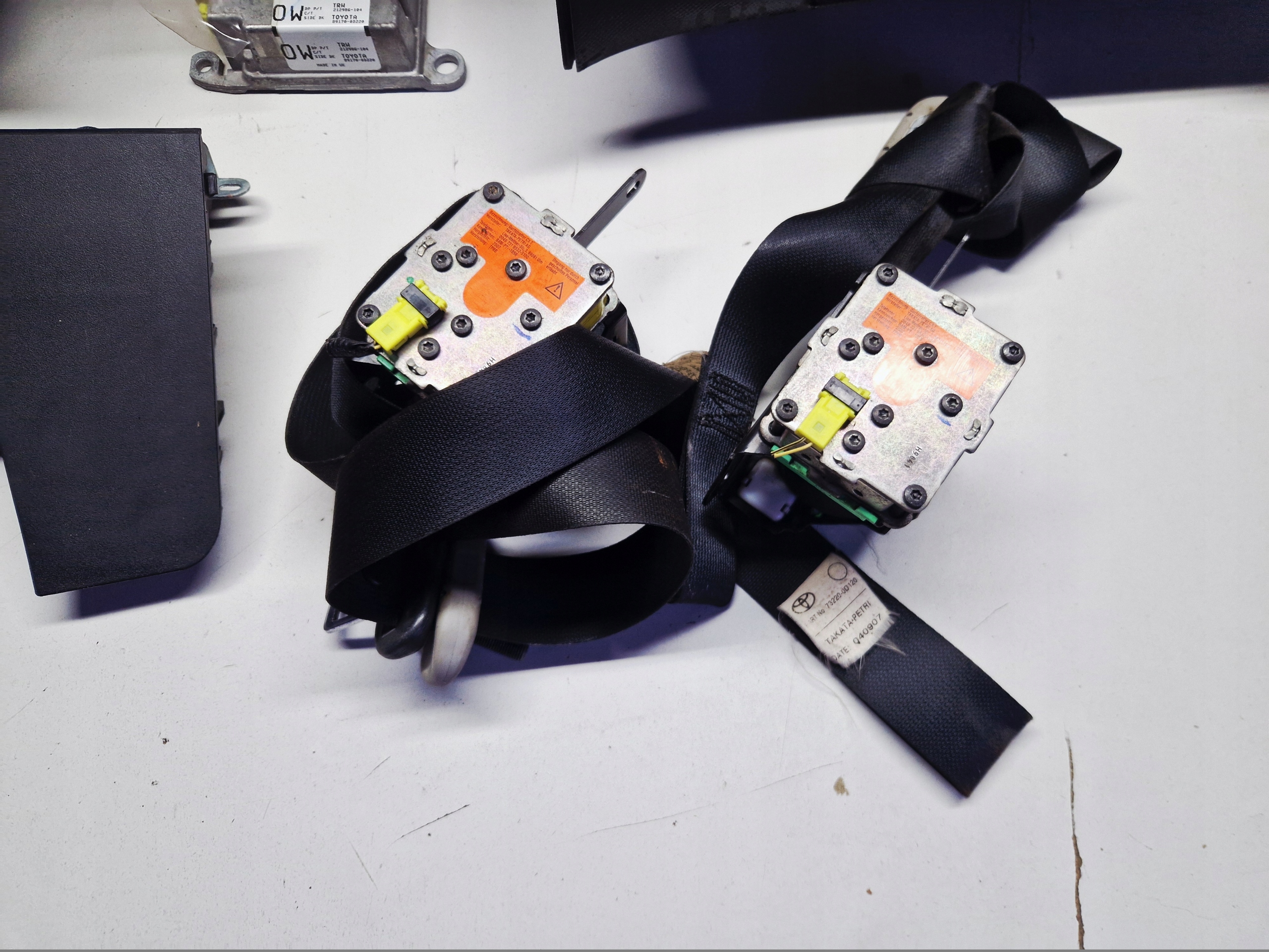 TOYOTA YARIS II dashboard console airbag SENSOR tension belts KOMPLET