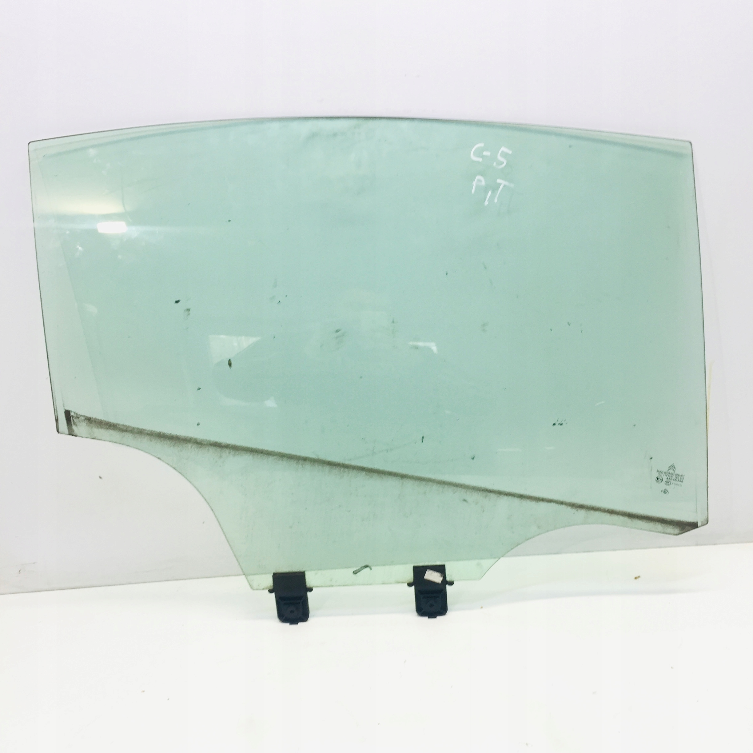 Скло правої задньої двері проклеєно CITROEN C5 III седан