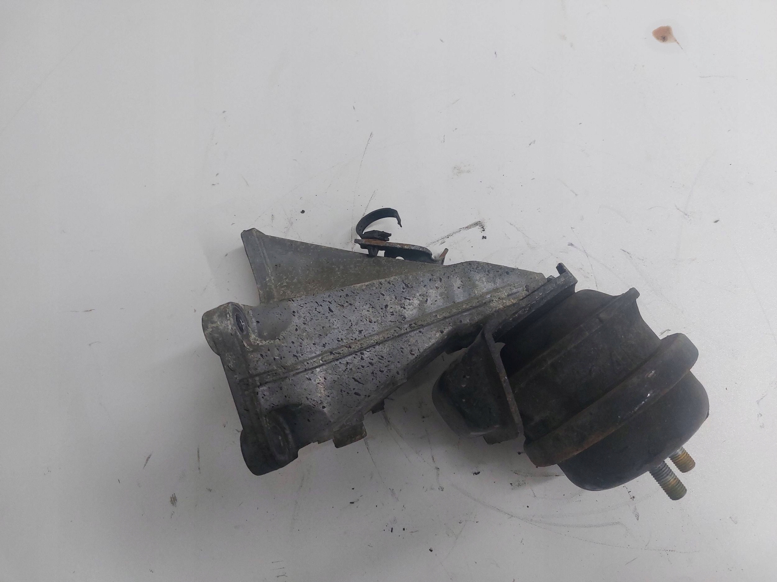 SUZUKI GRAND VITARA II 2.4 BENZ 06-16r airbag console engine mount left