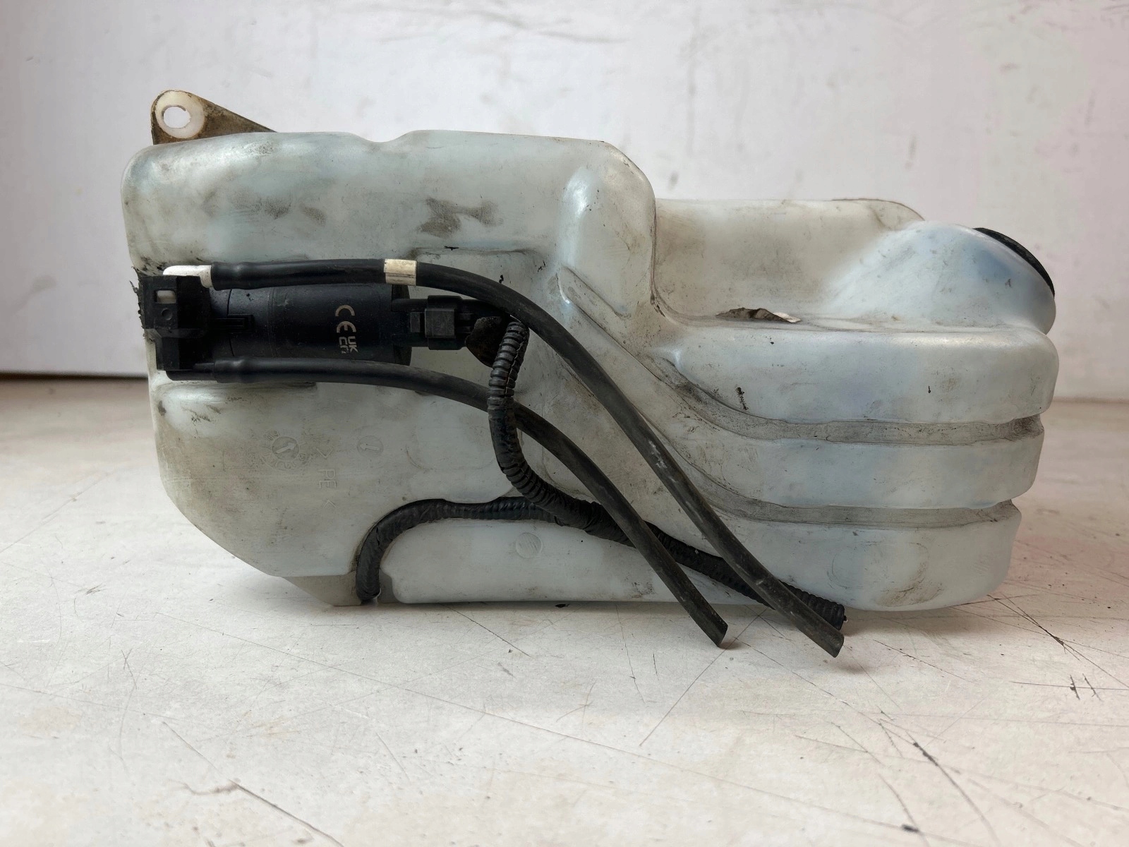washer fluid tank pump Nissan Qashqai J10