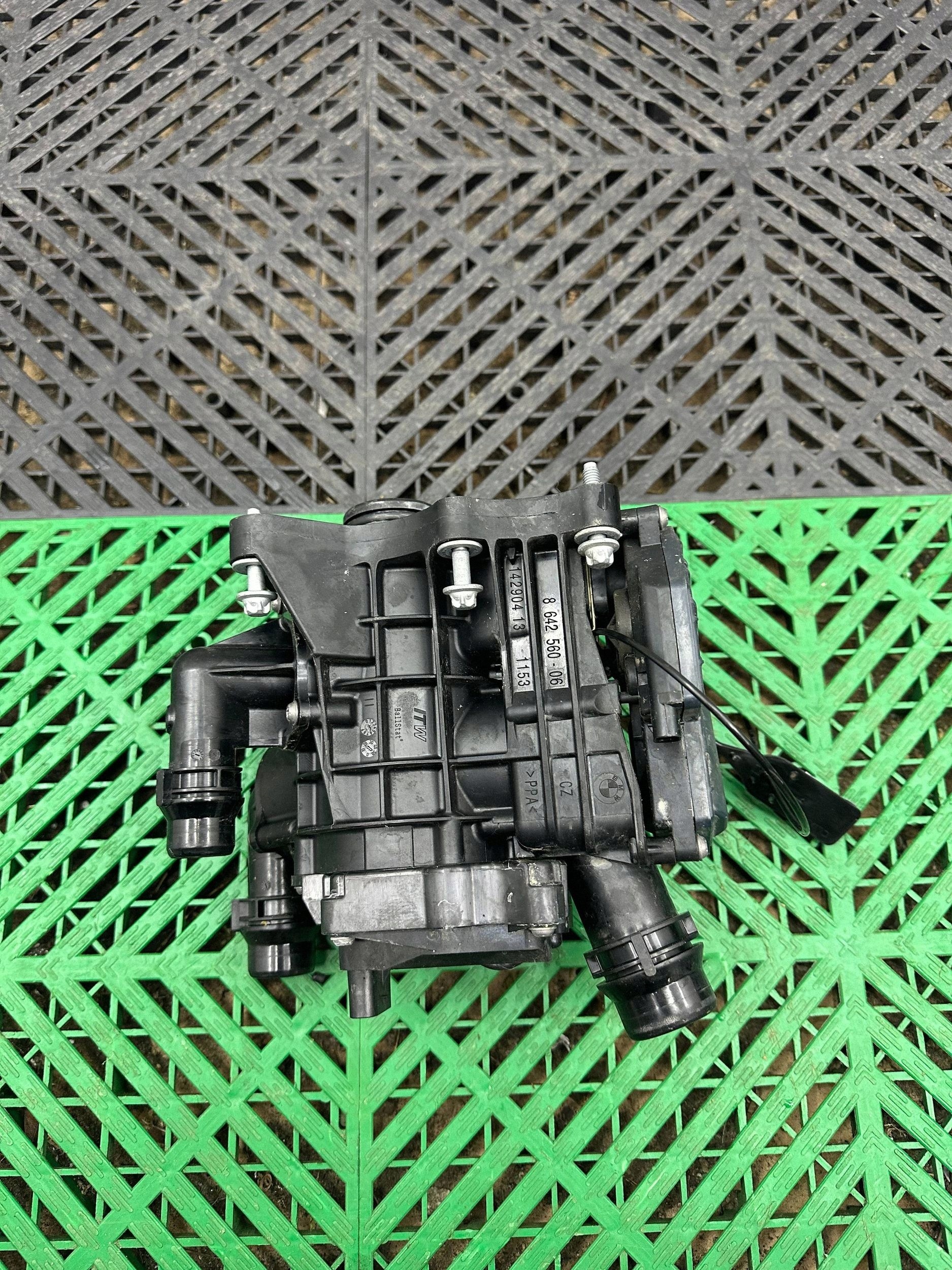 boîtier thermostat BMW X3 G01 8642560