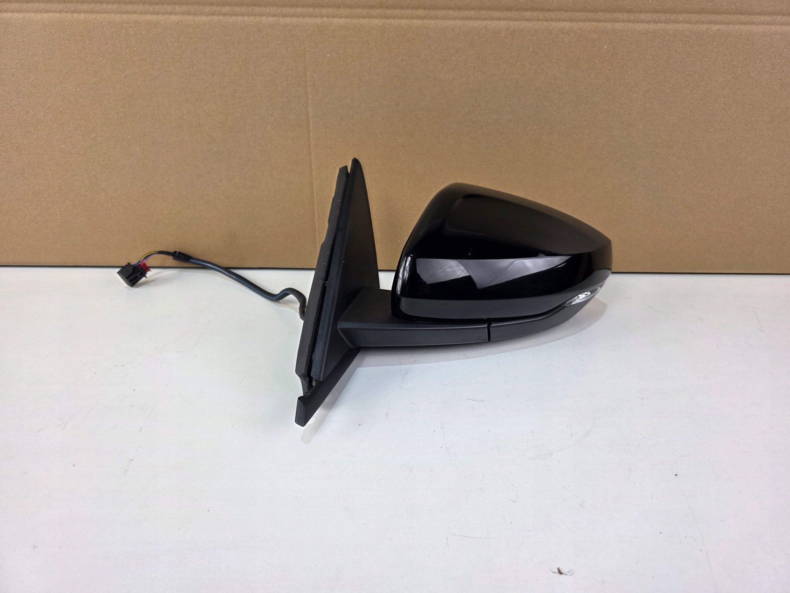 mirror left AUDI A1 82A 8PIN LY9T