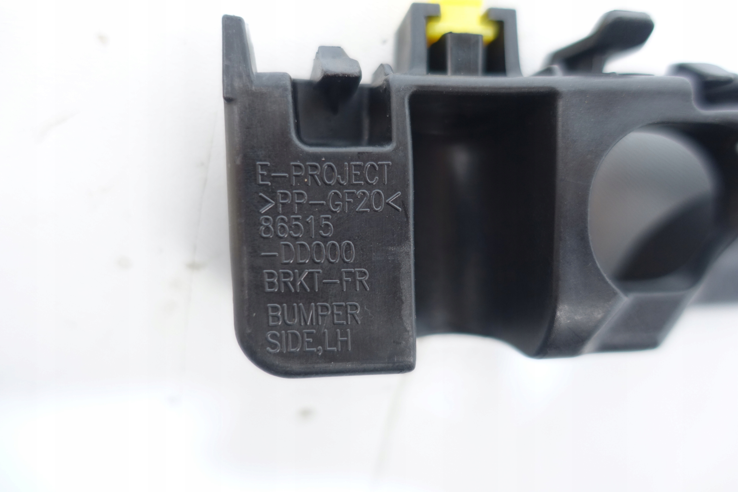 support holder of a bumper left front HYUNDAI KONA EV 2017- 86515-DD000