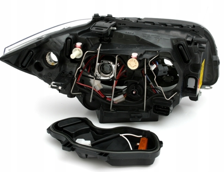 LAMPY BMW 1 E87 E81 04-11R BIAŁE RINGI LED DEPO Typ samochodu Samochody osobowe