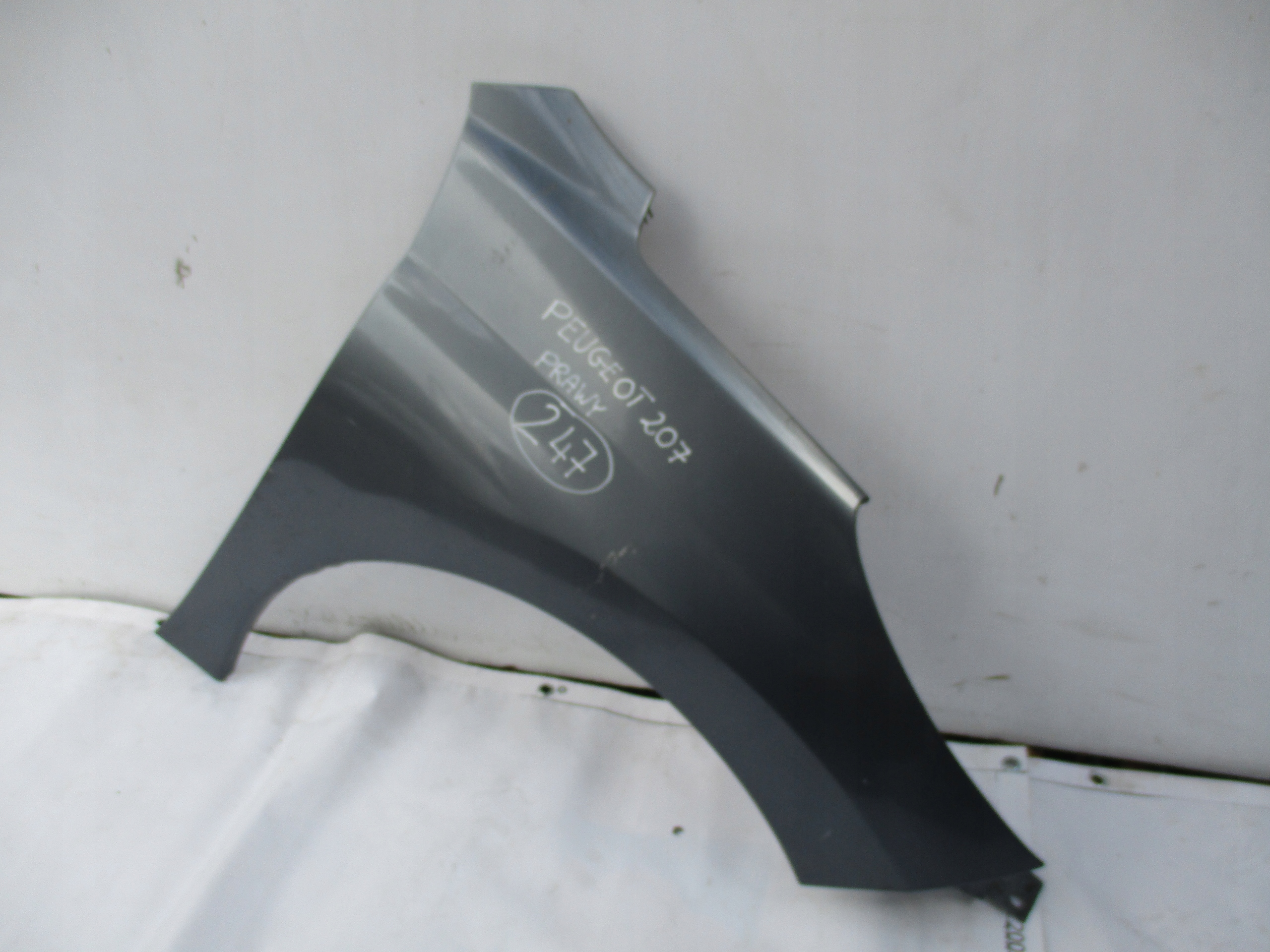 fender right front front Peugeot 207