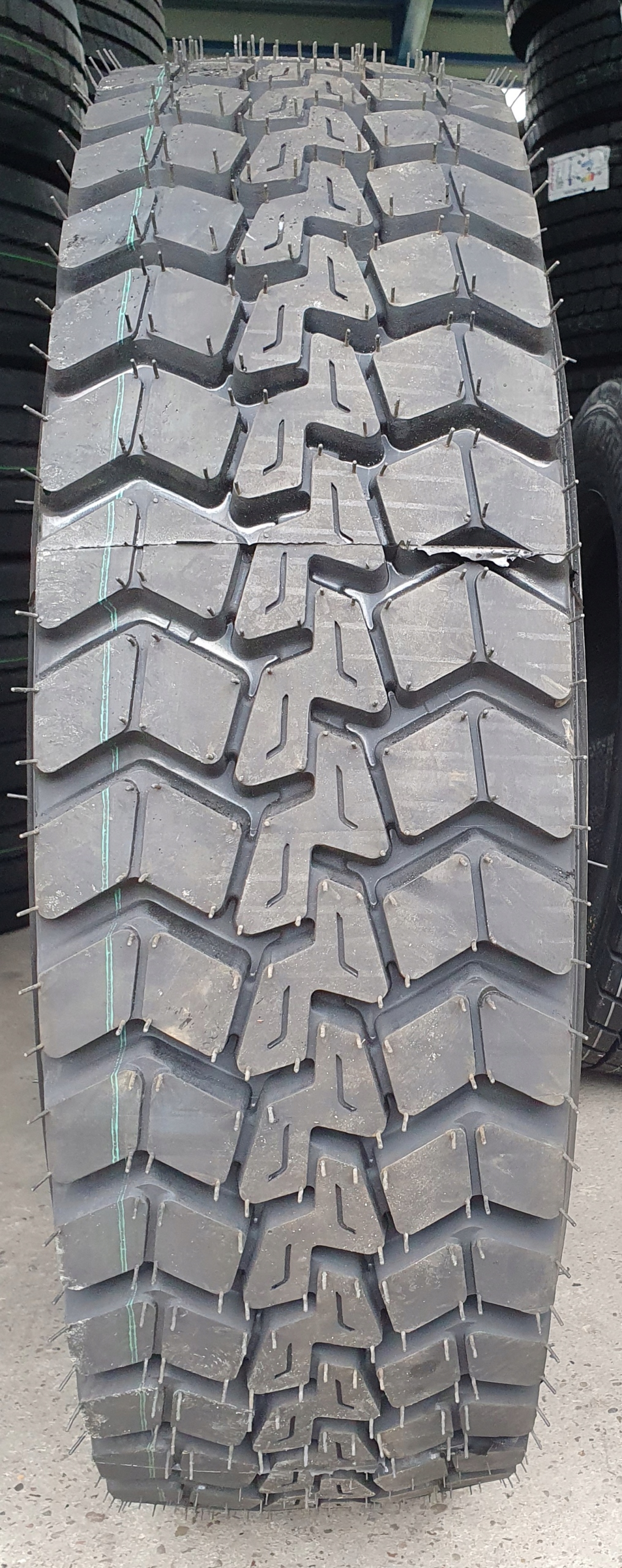 Opony 4 x 315 80R22 5 PROFIL B20 XDY Brand Profil