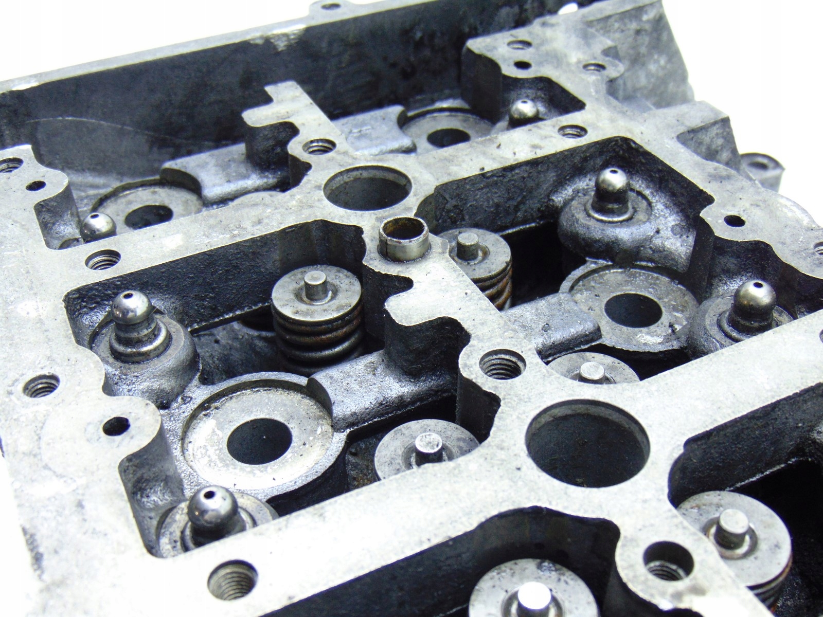 TESTATA Valvole BMW E60 E87 E90 2.0D N47 778109304