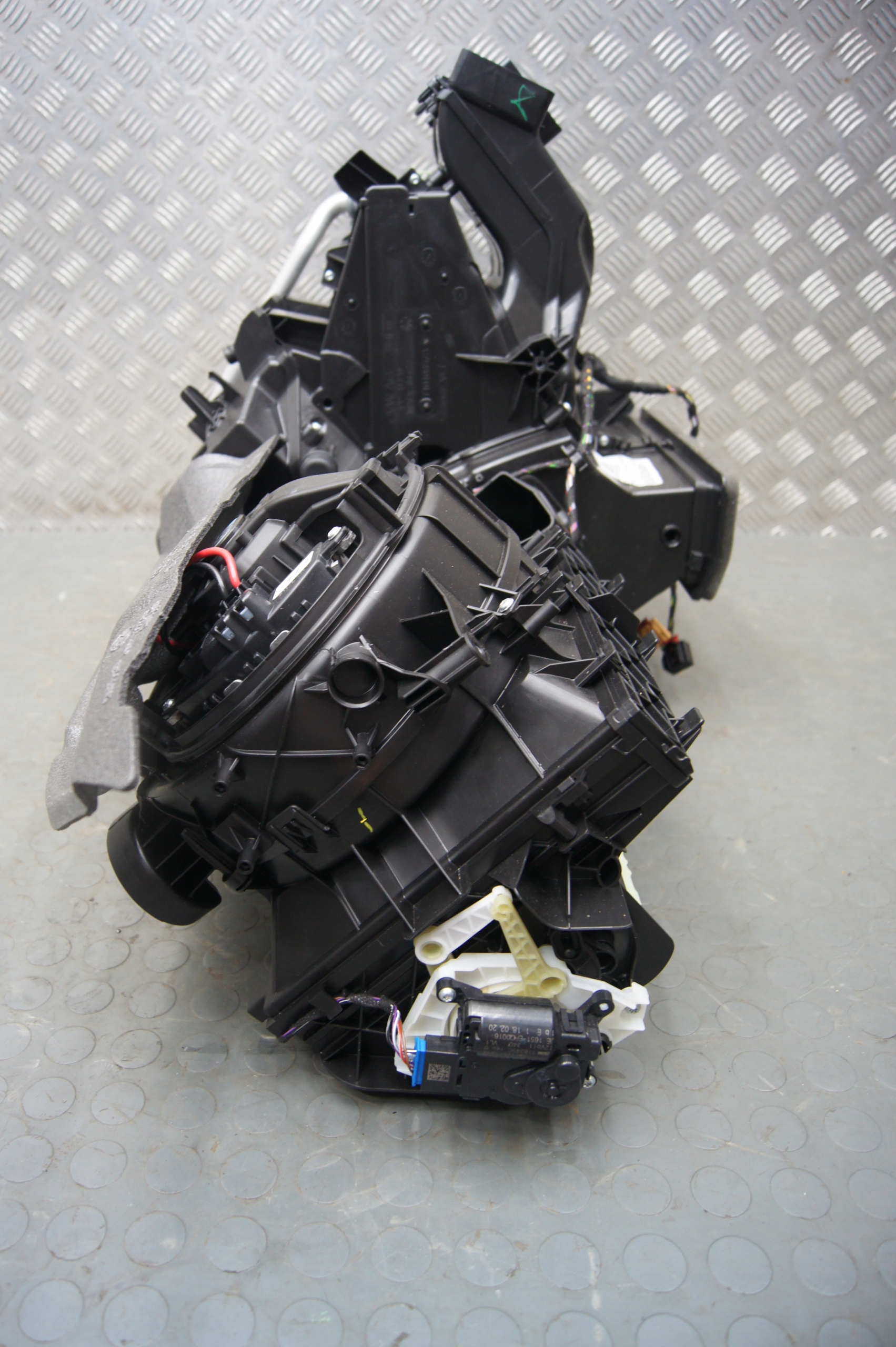 GOLF VIII A3 8Y радиатор отопителя 5WB816005F