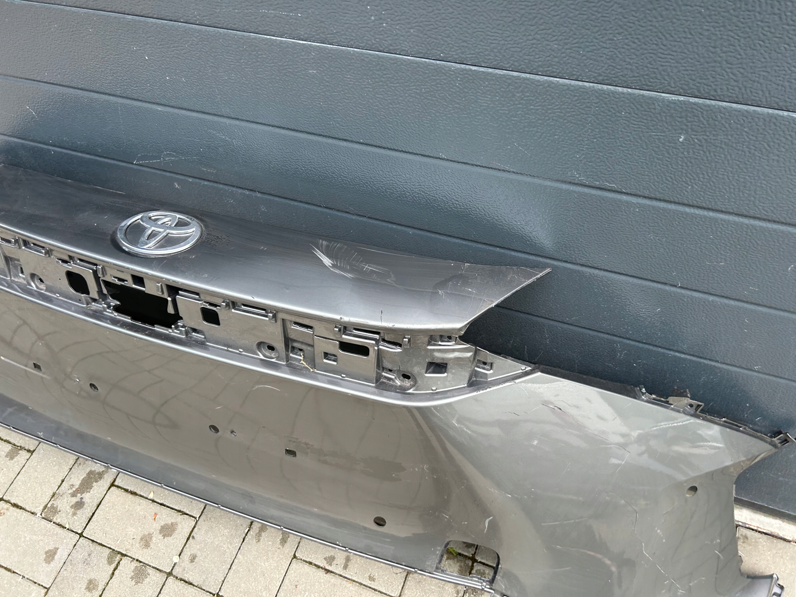 Toyota BEV nárazník předek přední