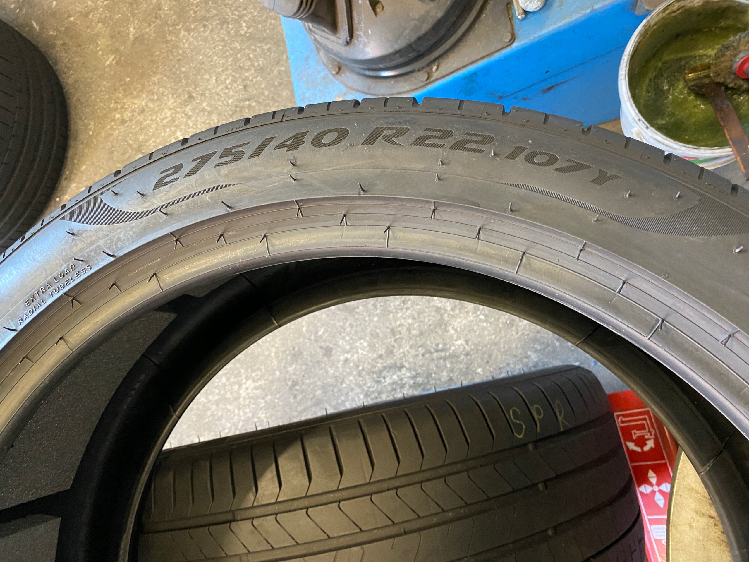 2 tyres summer 275/40R22 Pirelli P Zero 6mm 2024r