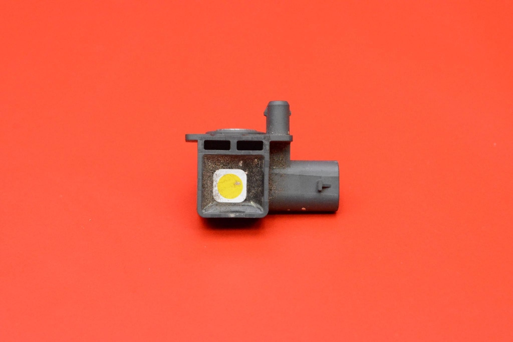 impact sensor right front 95920-L1000 KIA EV6 21