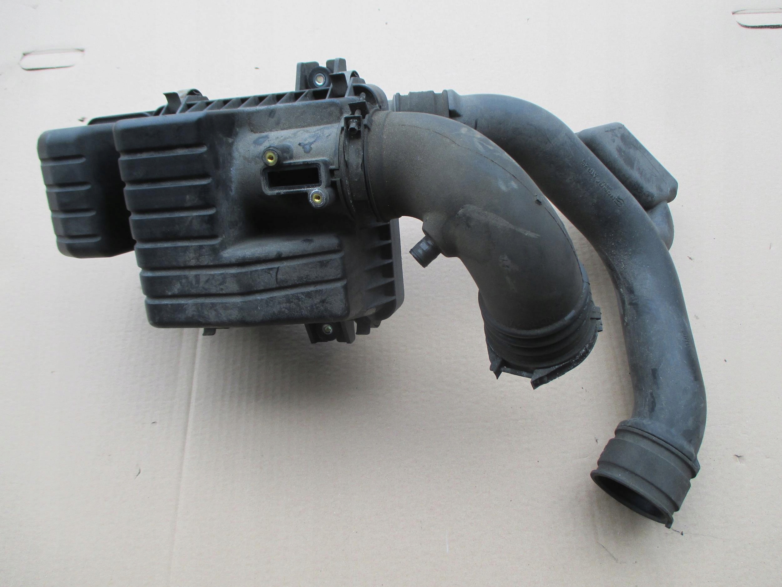 CIVIC VIII HYBRID 06-11 OBUDOWA FILTRA POWIETRZA