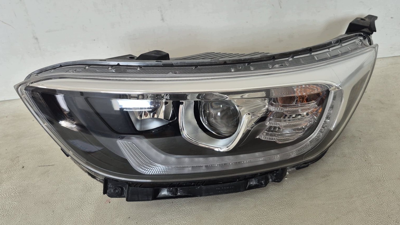 KIA STONIC 17- light left front front lens LED 92101-H8