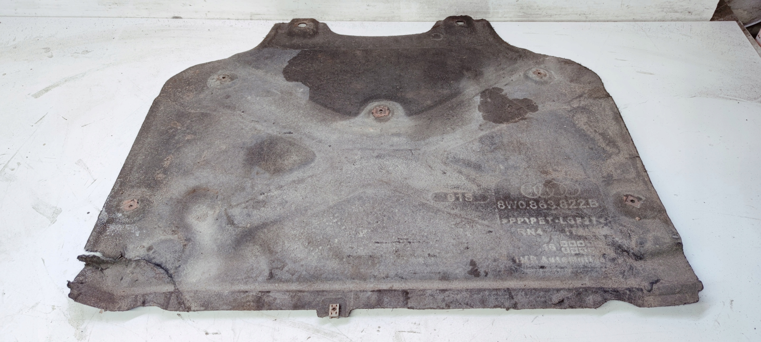 BLENDE ABDECKUNG ABDECKUNG UNTER GETRIEBE AUDI A4 B9 8W0863822B