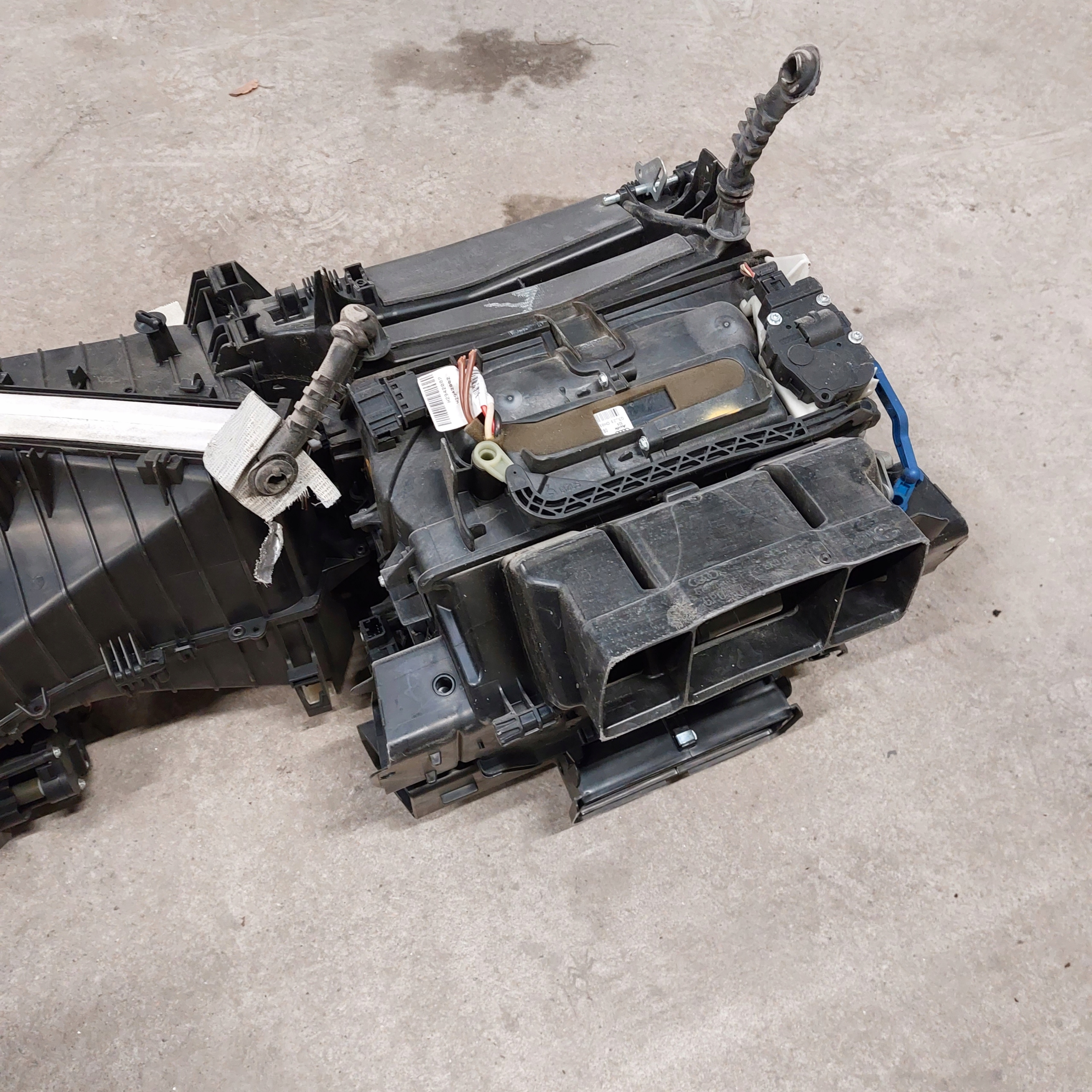 Audi A4 B8 радиатор отопителя отопитель салона 8K1820005Q