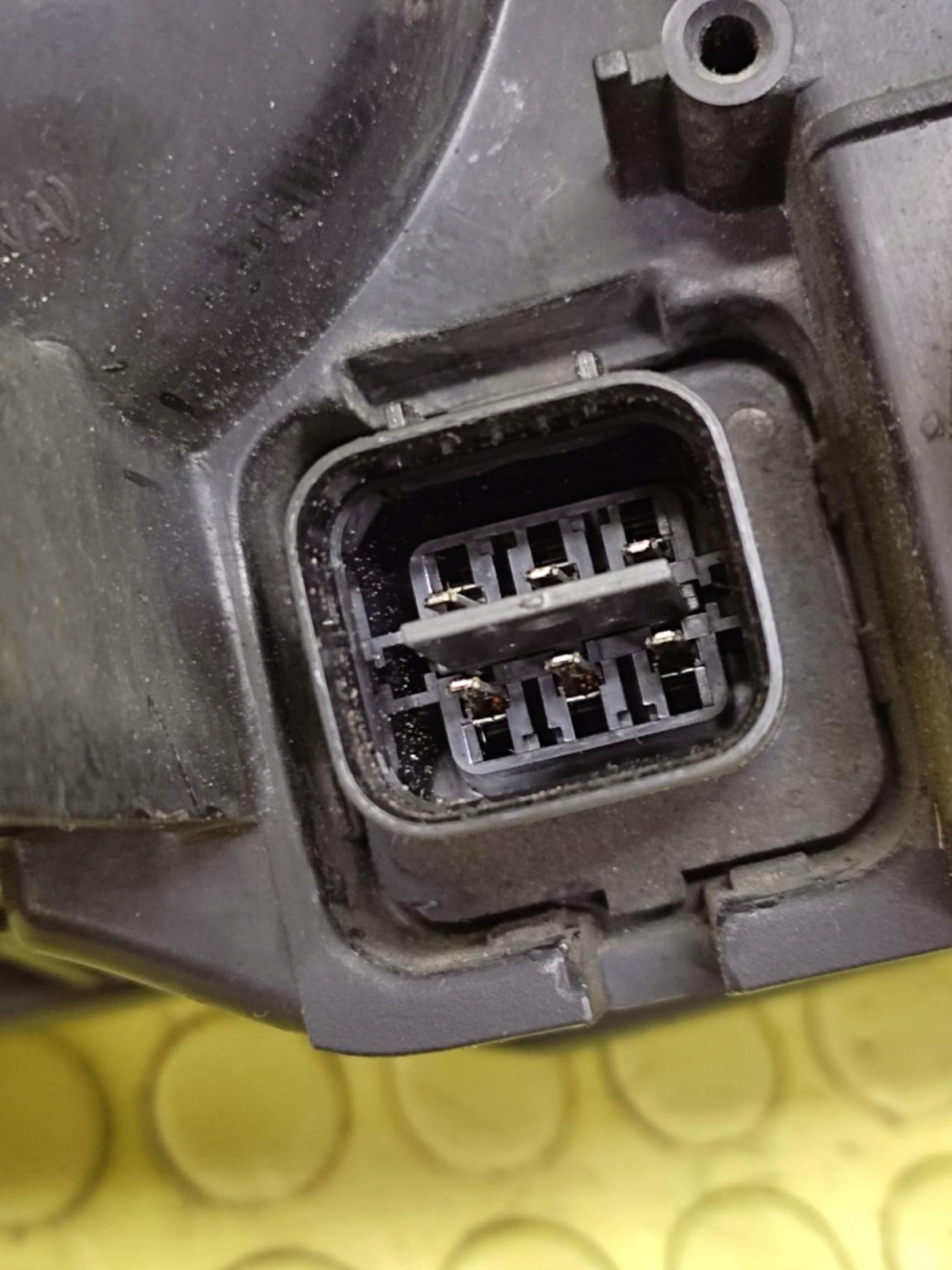 KIA CERATO and REFLEKTOR light left front