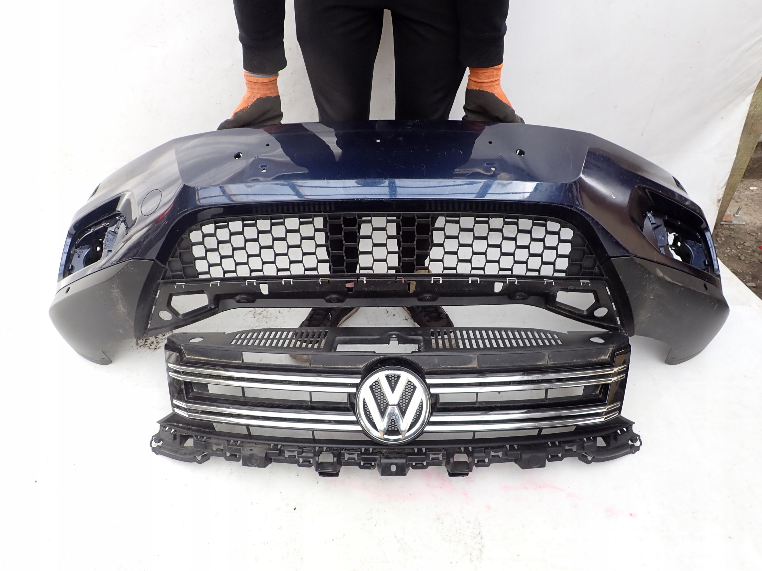 VW TIGUAN and 1 CROSS LIFT 11-16 bumper front front washer PDC