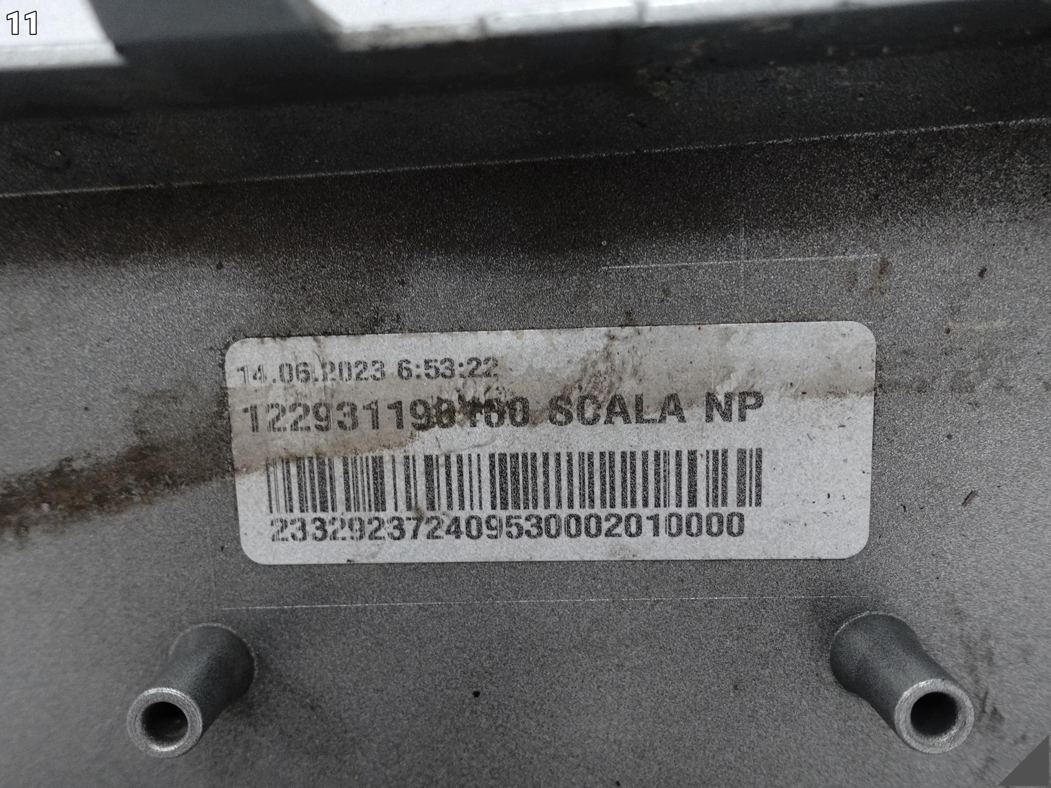 SKODA SCALA 657 19-23 bumper front + support WERSJA below washers 657807221