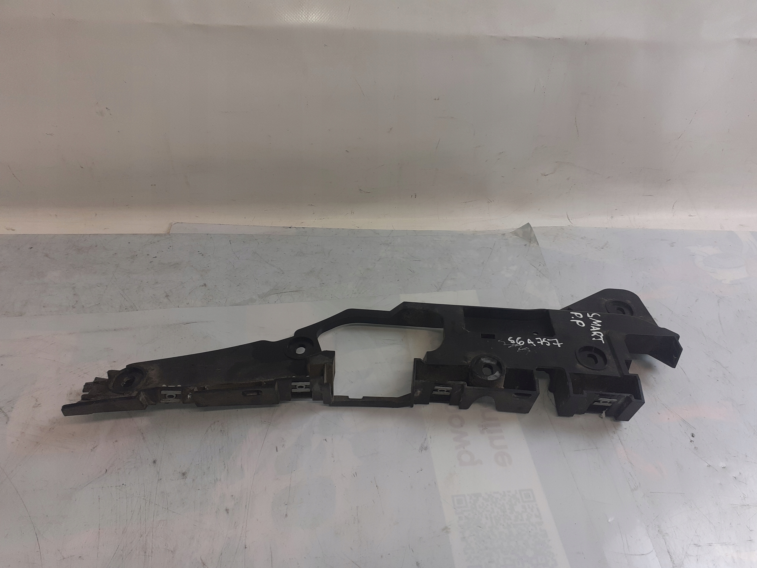 bumper bracket right front SMART FORTWO and 450