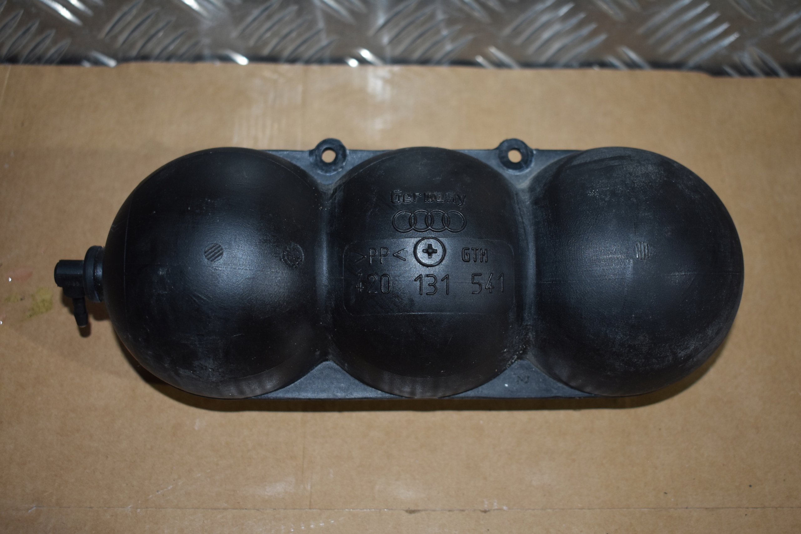 IDEALNY tank vacual AUDI PORSCHE 1 9
